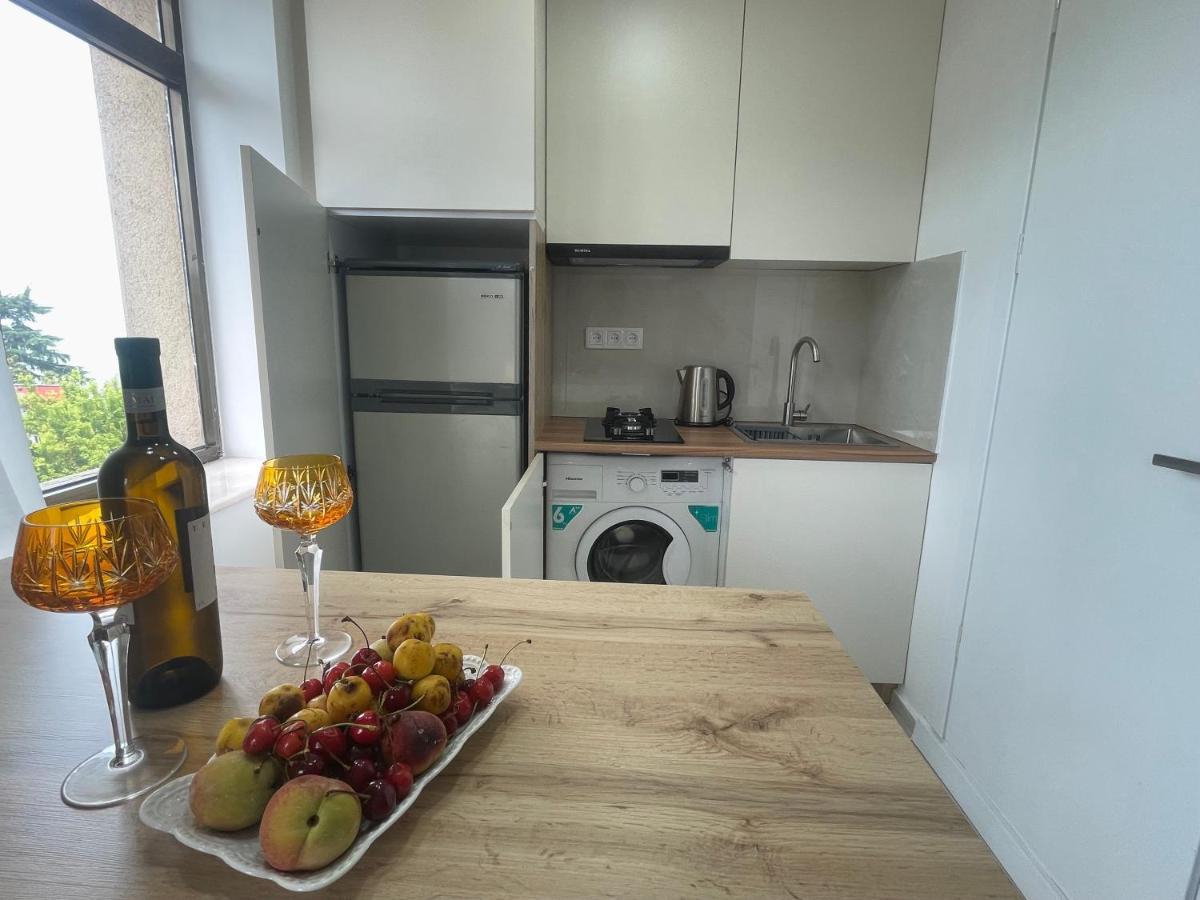 Apartment 2 Minutes From The Sea Batumi Exterior foto